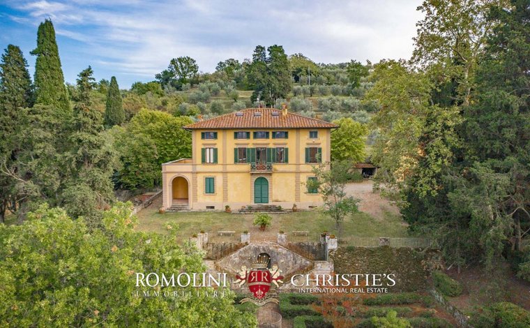 Luxury villas for sale in Arezzo Tuscany Italy JamesEdition