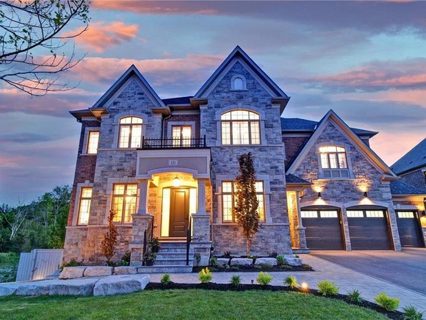 Luxury homes for sale in King City, Ontario, Canada | JamesEdition