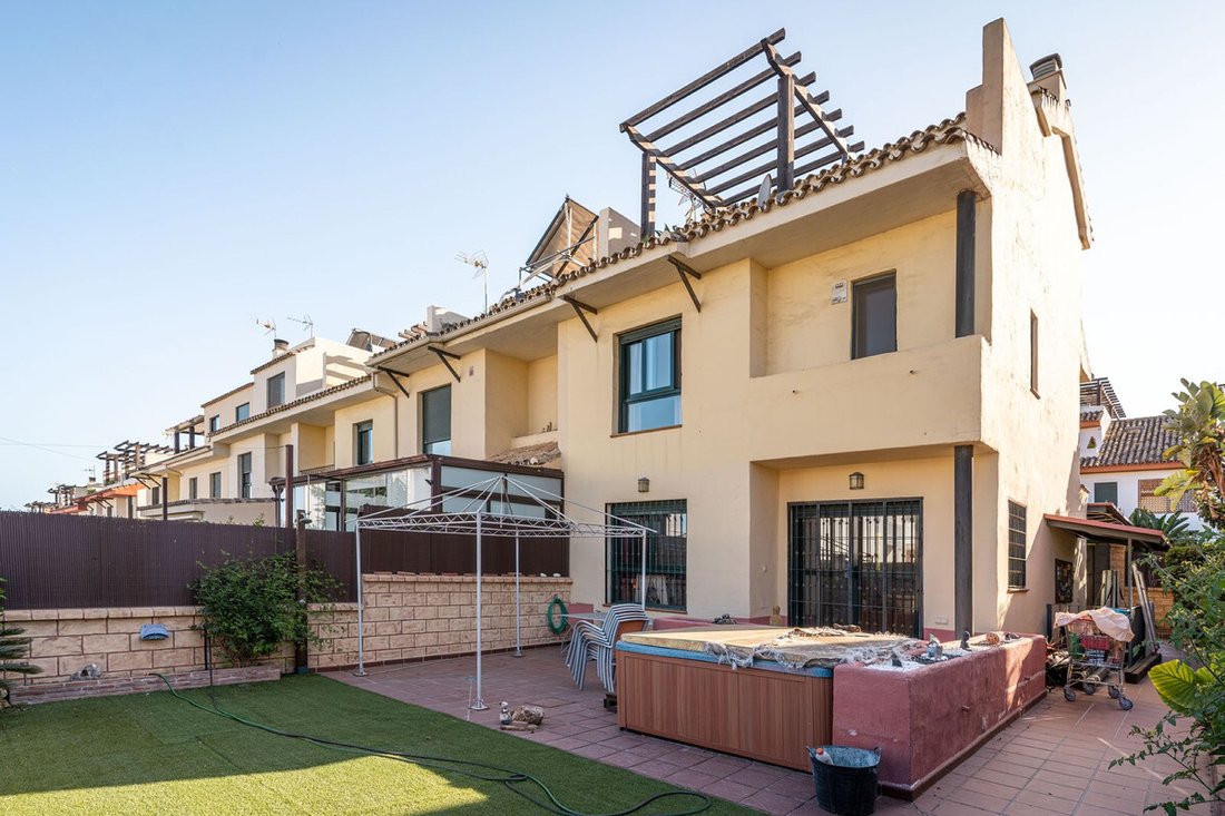 Townhouse in Cancelada, Estepona, Andalusia 1 - 12838661