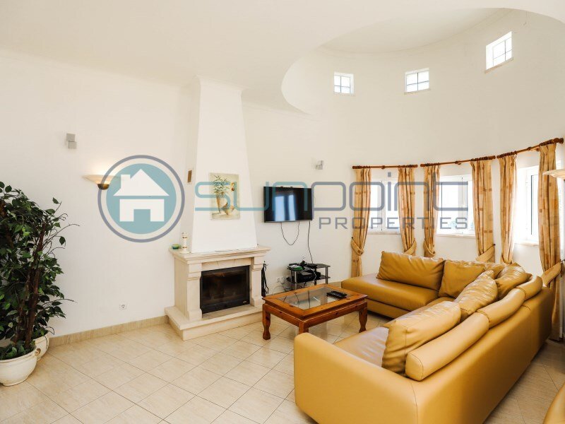 4 Bed Villa With Infinity Pool And Panoramic In Budens, Algarve