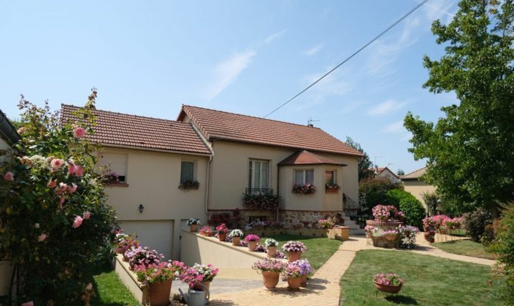 Sainte Geneviève Des Boi In Sainte Geneviève Des Bois, île De France