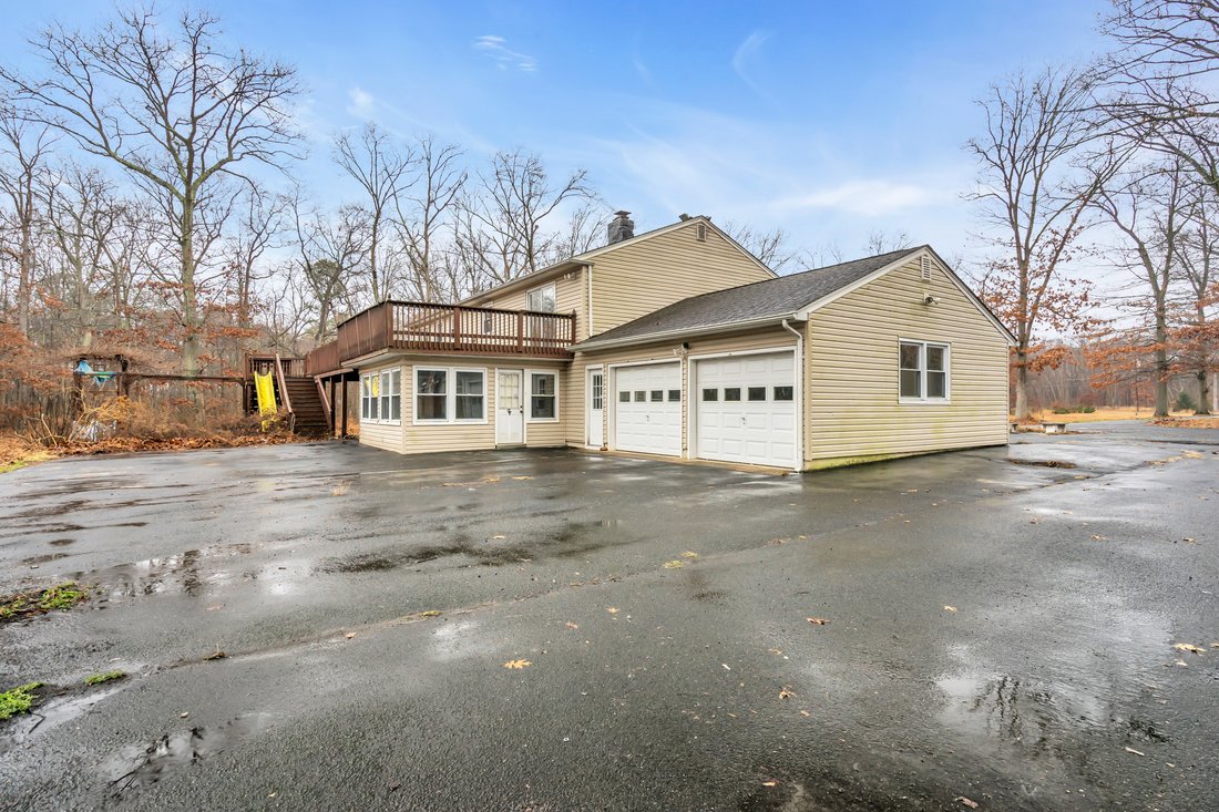 5 Bedrooms Single Family In Marlboro Township, New Jersey, United States For Sale (12838017)