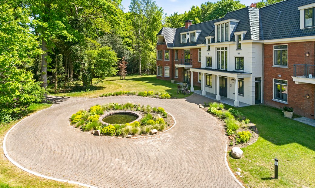 Luxury Apartment Villa On Beautiful Estate In Laren, North Holland