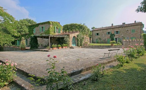 Luxury country homes for sale in Arezzo Tuscany Italy JamesEdition