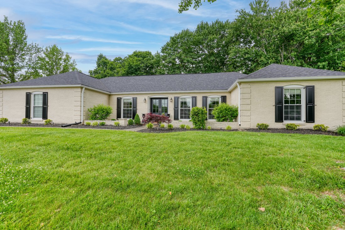 2900 Carlingford Dr, Louisville, Ky, 40222 In Glenview, Kentucky