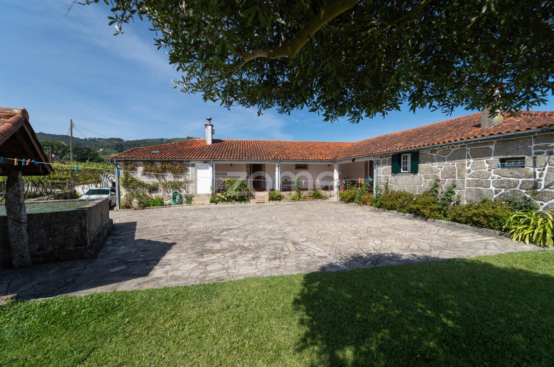 Ponte De Lima House In Beiral Do Lima, Viana Do Castelo District ...