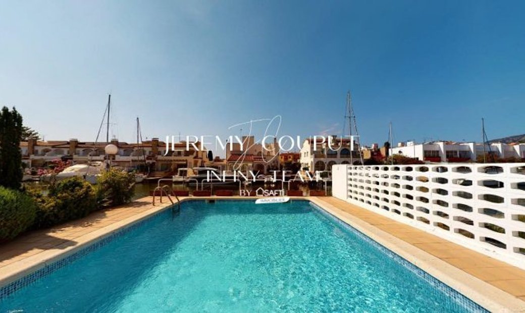 Roses Villa In Roses, Spain For Sale (12842996)