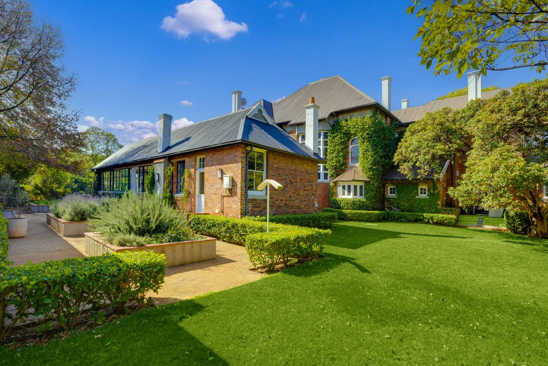 West Cliff In Johannesburg, Gauteng, South Africa For Sale (12837856)