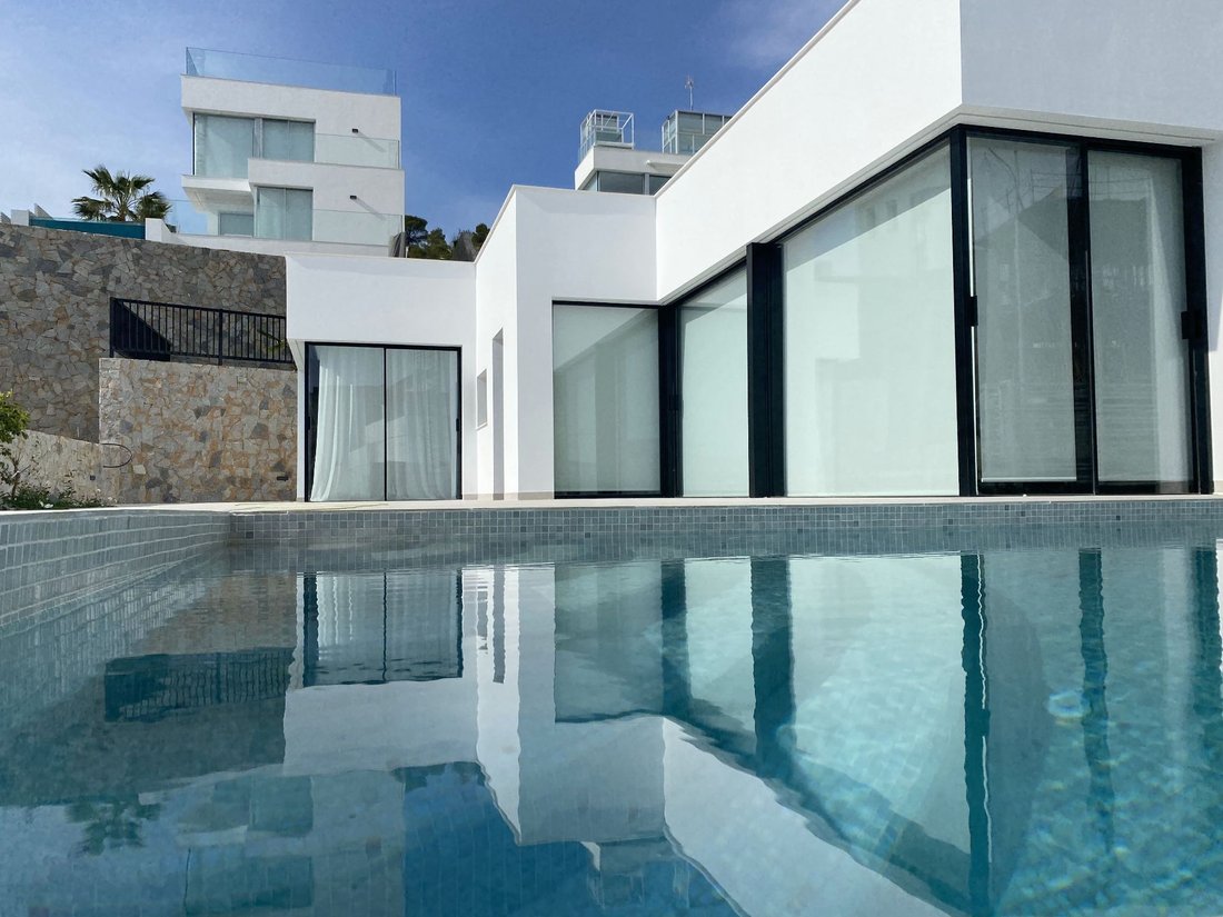 Villa in Finestrat, Valencian Community, Spain 1 - 12850111
