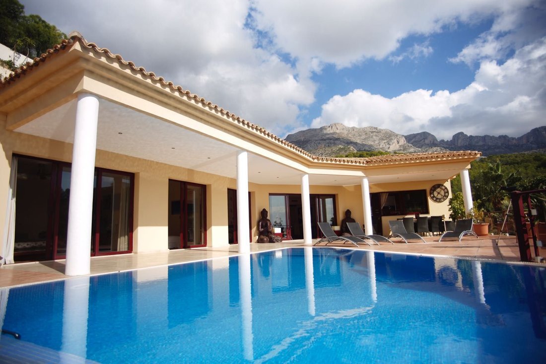 Villa in Altea, Valencian Community, Spain 1 - 12849407