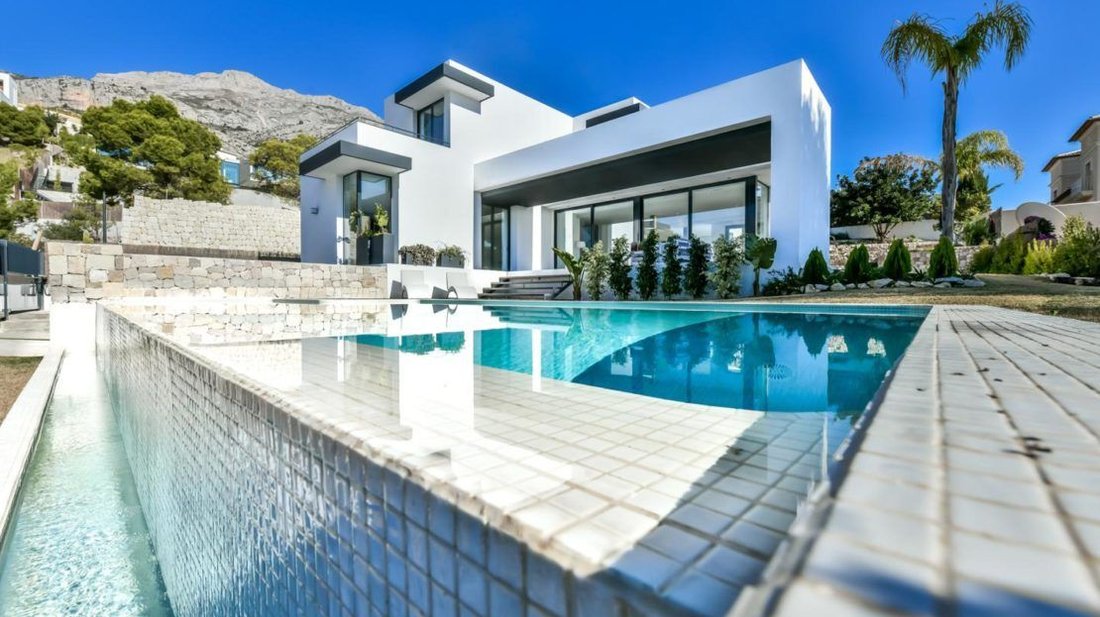 Chalet in Altea, Valencian Community, Spain 1 - 12850278