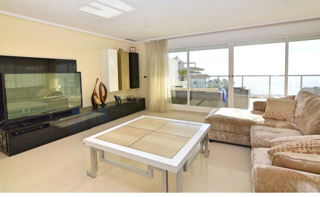 Chalet in Zona de Mascarat, Valencian Community, Spain 2 - 12850910