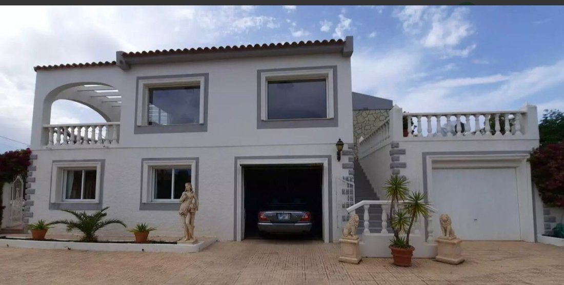 Chalet in l'Alfas del Pi, Valencian Community, Spain 3 - 12850255
