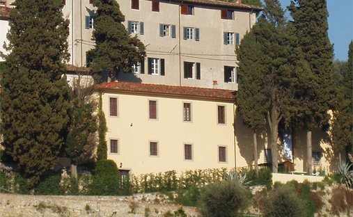 Estate in Pieve a Elici, Massarosa, Tuscany 1