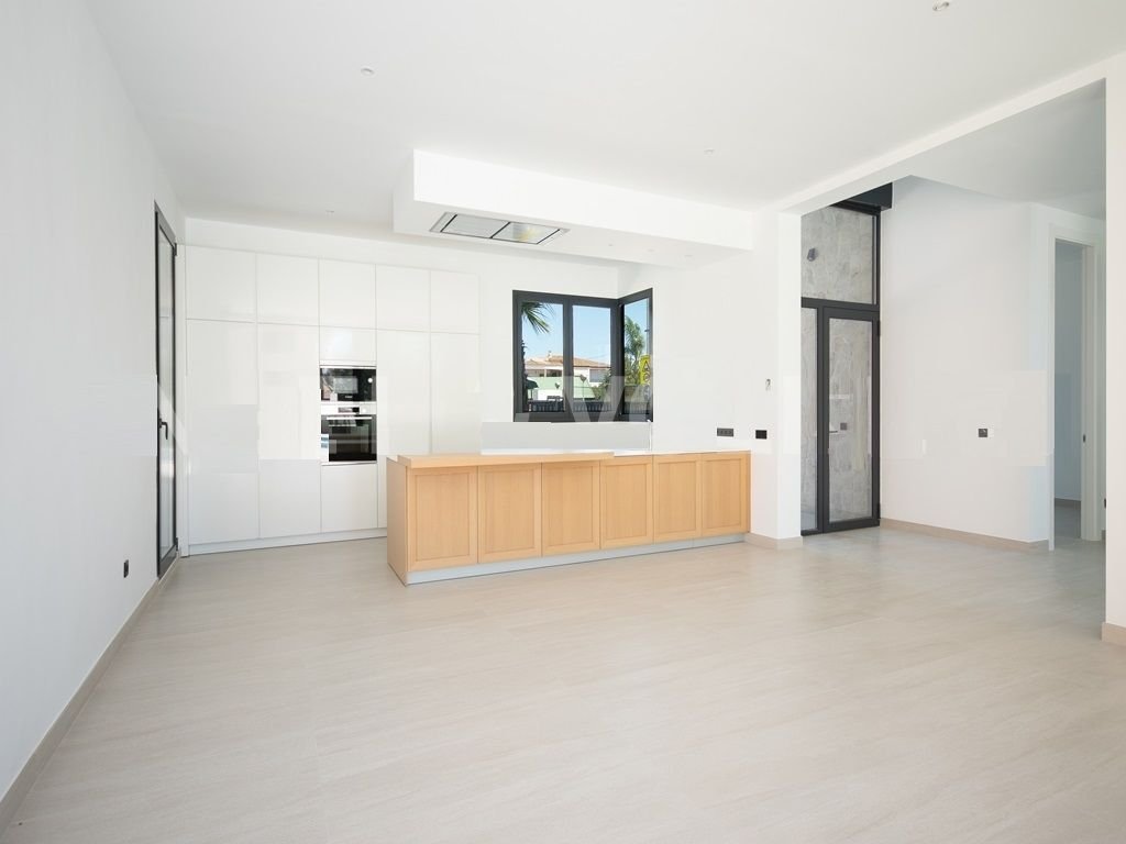 Chalet in Benidorm, Valencian Community, Spain 4 - 12850908