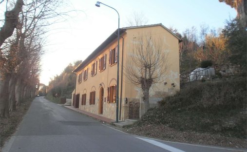 Estate in Montecalvoli, Tuscany, Italy 1