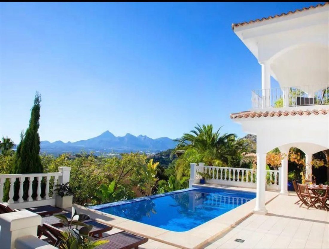Chalet in Altea, Valencian Community, Spain 1 - 12850703
