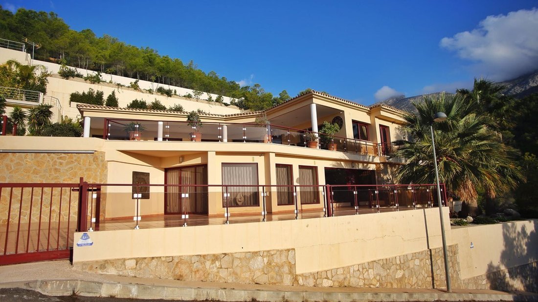 Villa in Altea, Valencian Community, Spain 2 - 12849407