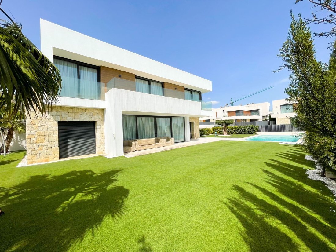 Chalet in Finestrat, Valencian Community, Spain 2 - 12850441