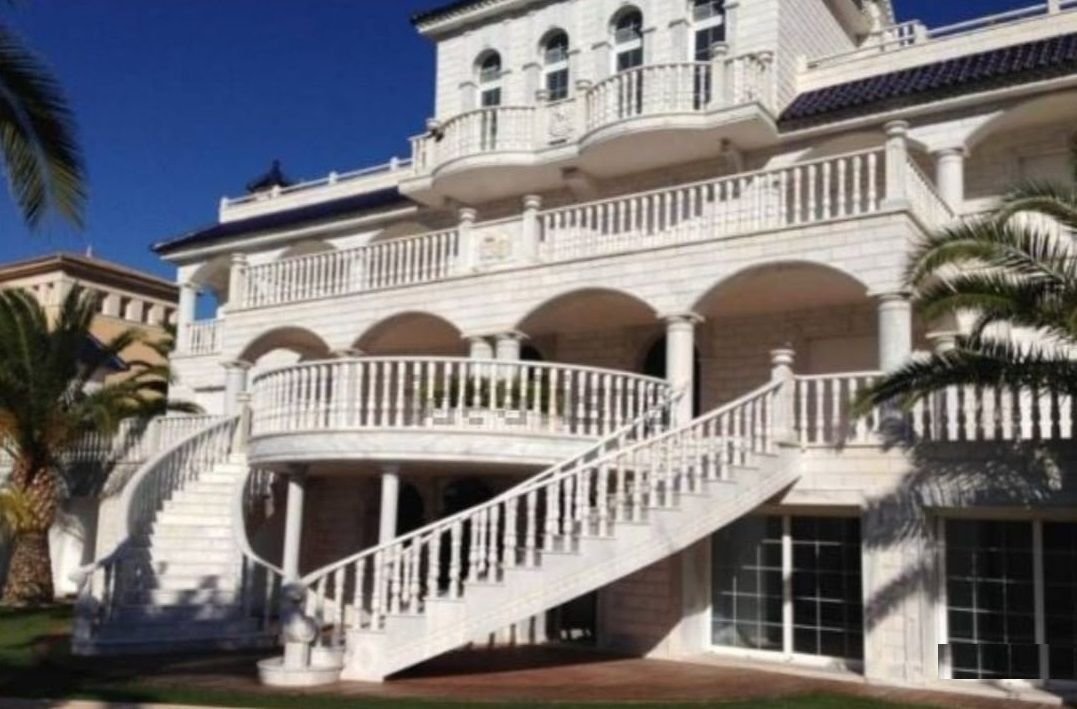 Villa in Alicante, Valencian Community, Spain 1 - 12850465