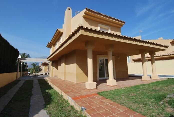 Chalet in Benidorm, Valencian Community, Spain 2 - 12849752