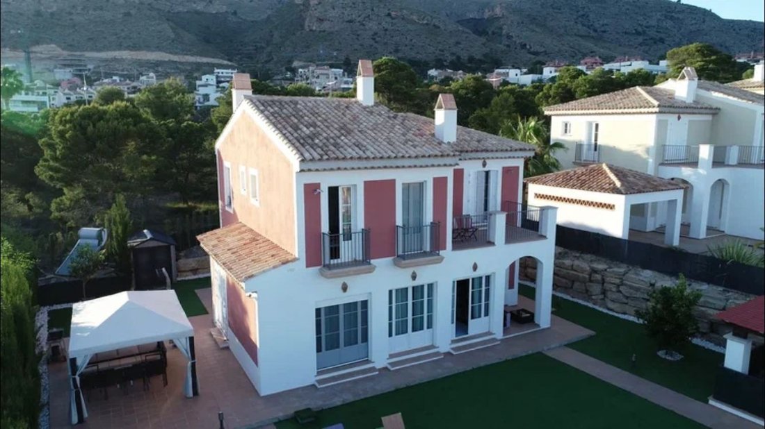 Chalet in Finestrat, Valencian Community, Spain 2 - 12850425
