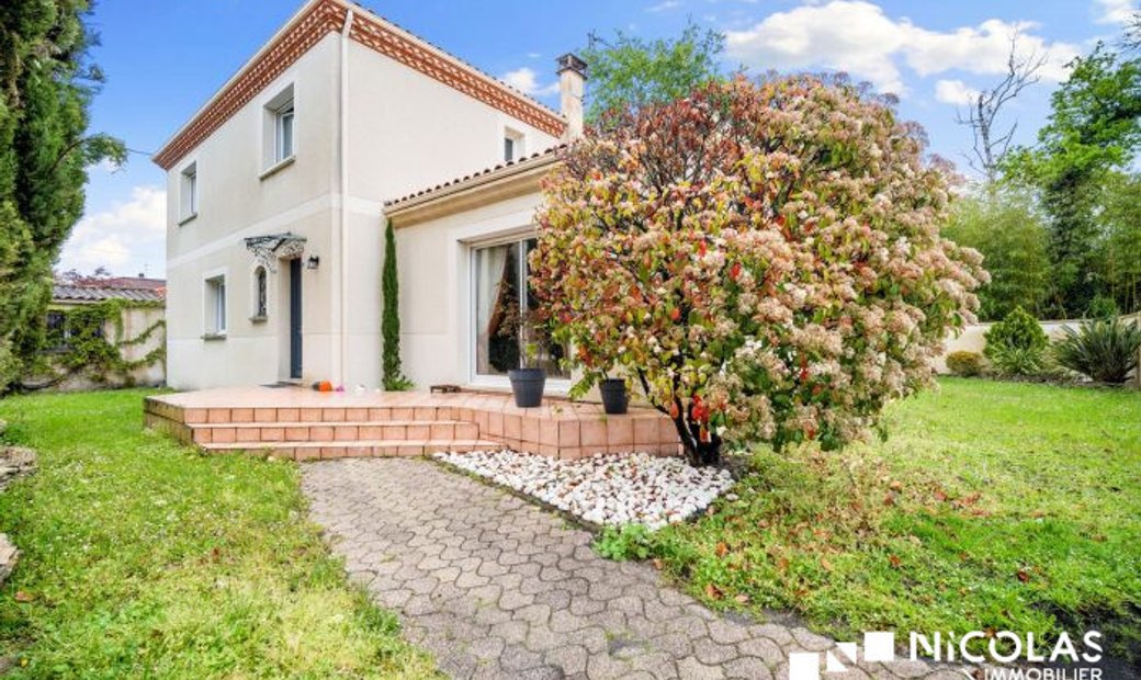 Mérignac Individuelle In Mérignac, Nouvelle Aquitaine, France For Sale