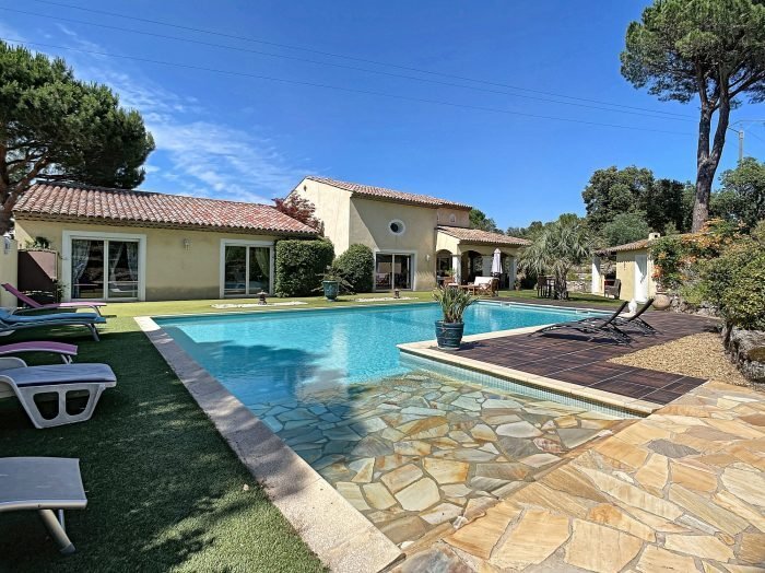 Plan De La Tour Villa In Le Plan De La Tour, Provence Alpes Côte D'azur