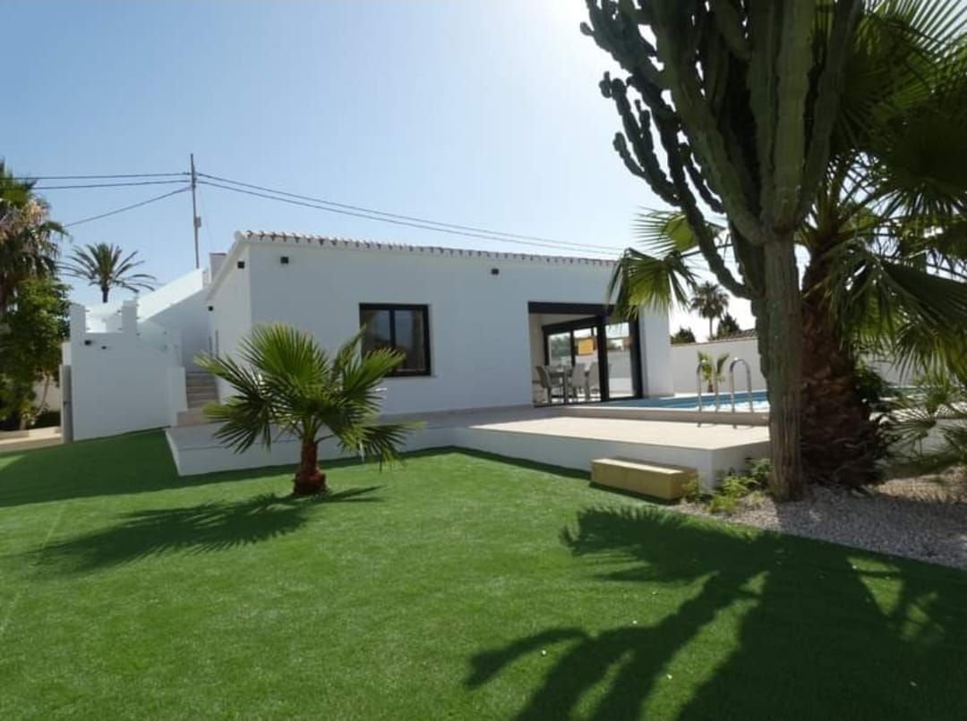 Chalet in l'Albir, l'Alfas del Pi, Valencian Community 2 - 12850157
