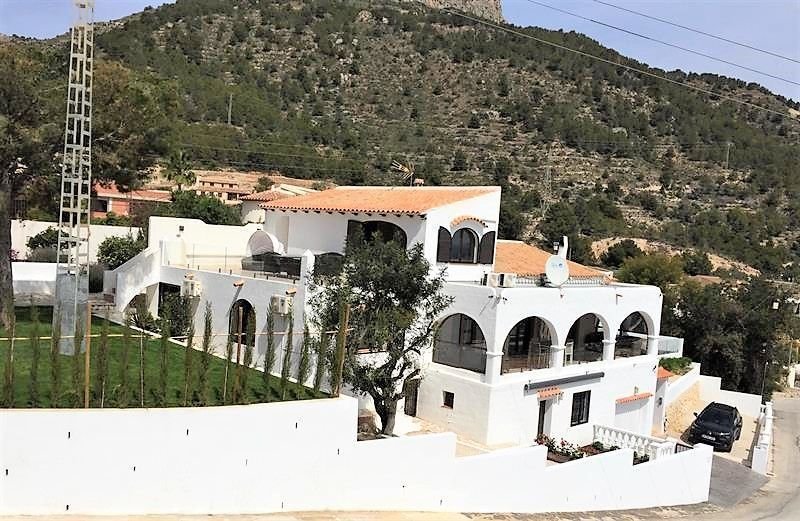 Villa in Calp / Calpe, Valencian Community, Spain 1 - 12850189