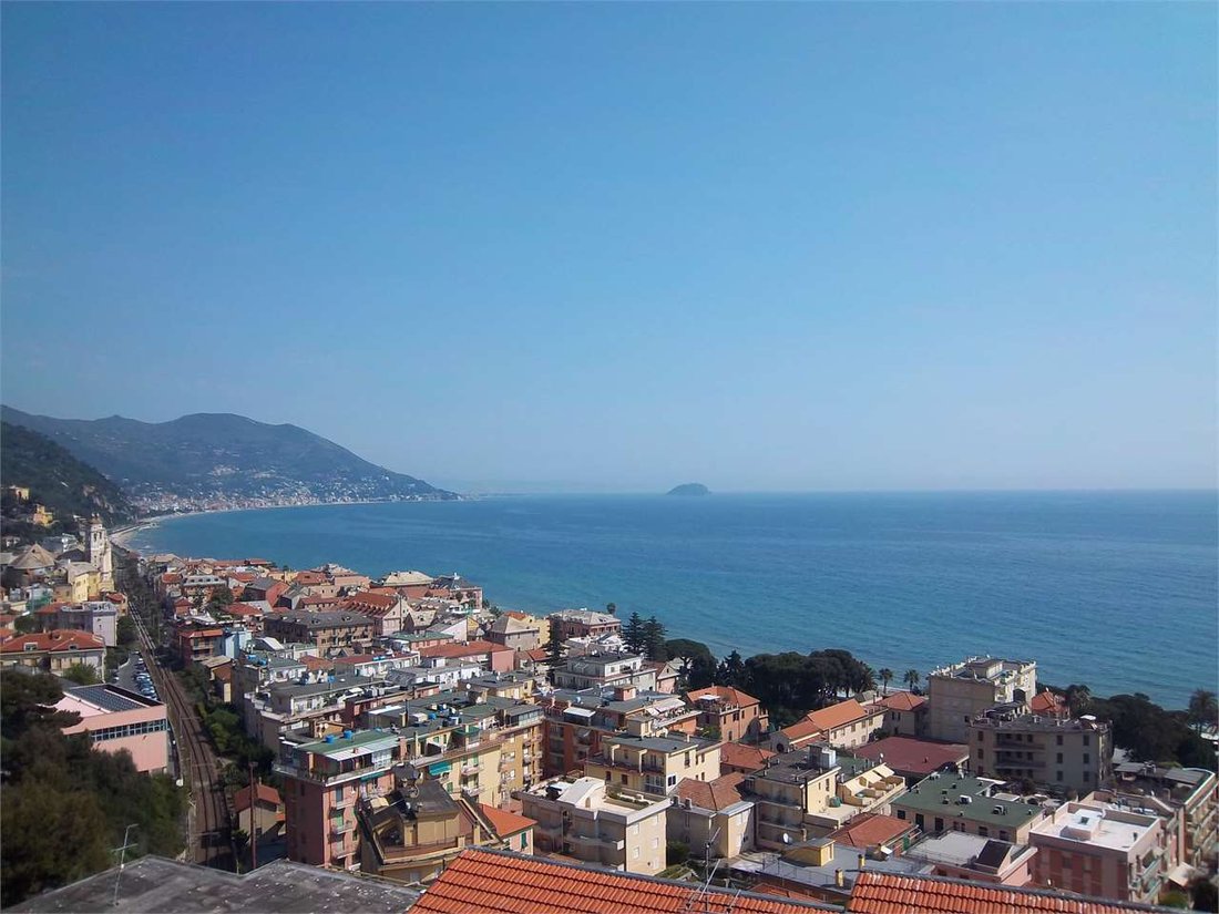 Villa in Laigueglia, Liguria, Italy 1 - 12850644