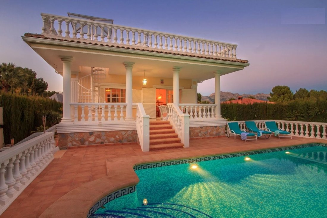 Chalet in l'Alfas del Pi, Valencian Community, Spain 2 - 12850487