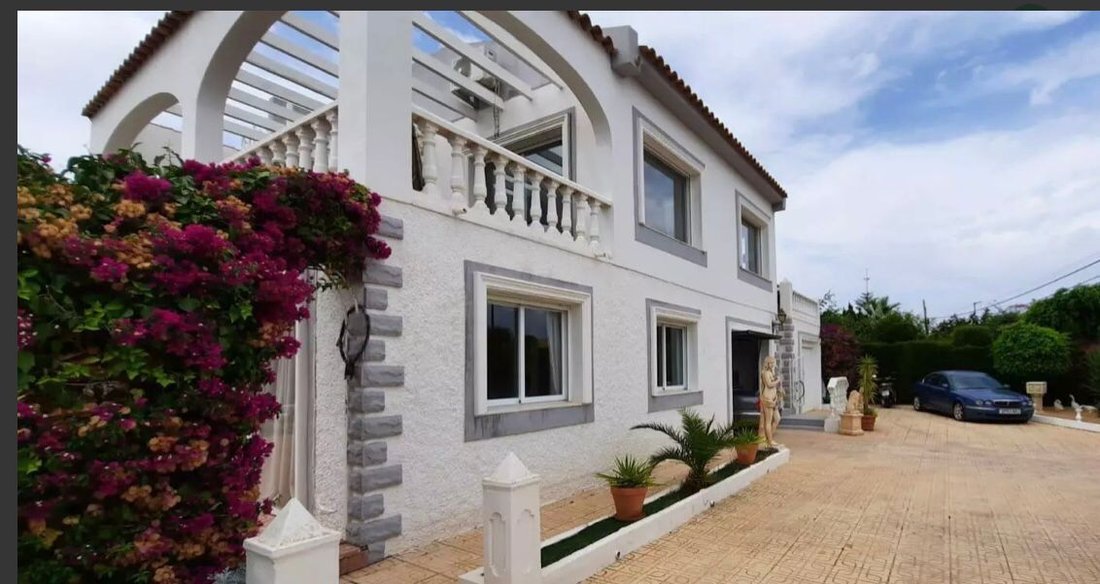 Chalet in l'Alfas del Pi, Valencian Community, Spain 2 - 12850255