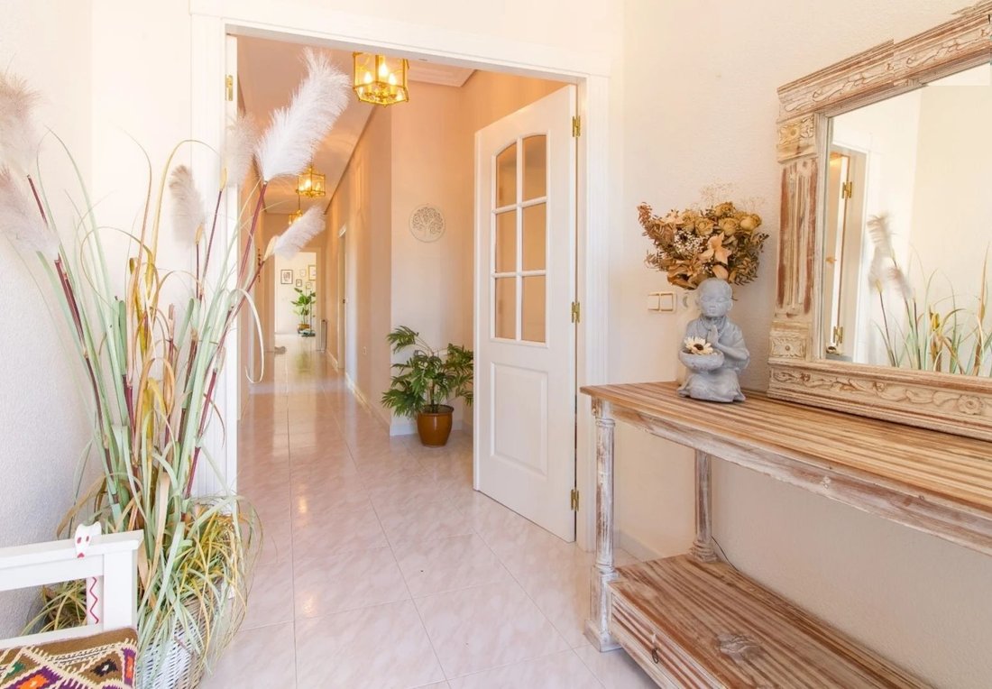 Chalet in l'Alfas del Pi, Valencian Community, Spain 4 - 12850487