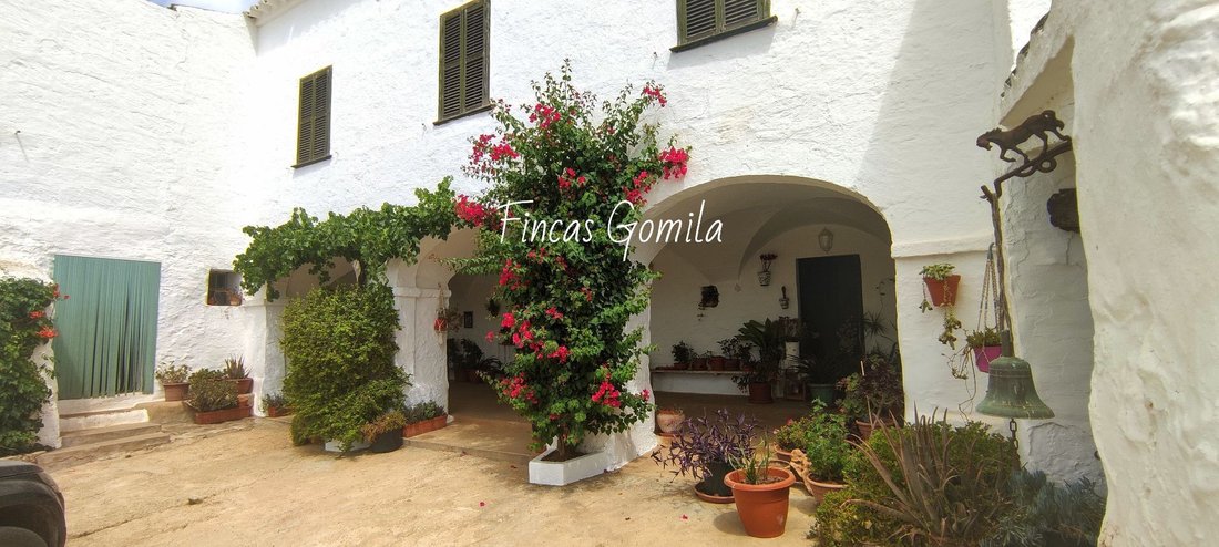 Estate in Ciutadella de Menorca, Balearic Islands, Spain 1 - 12849597