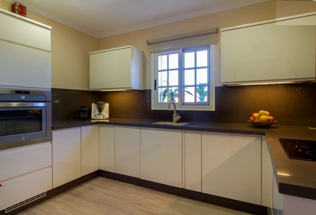 Chalet in l'Alfas del Pi, Valencian Community, Spain 5 - 12850487