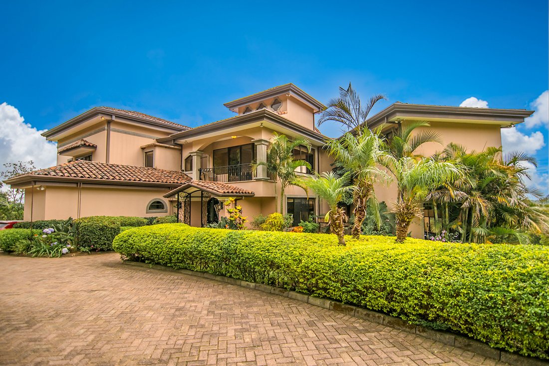 Luxurious Mountainside Mansion In Escazú, Costa En Escazú, San José