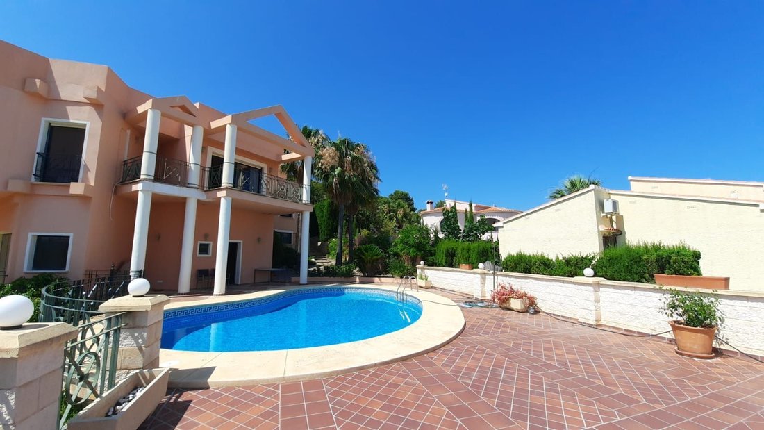 Villa in Calp / Calpe, Valencian Community, Spain 1 - 12851076