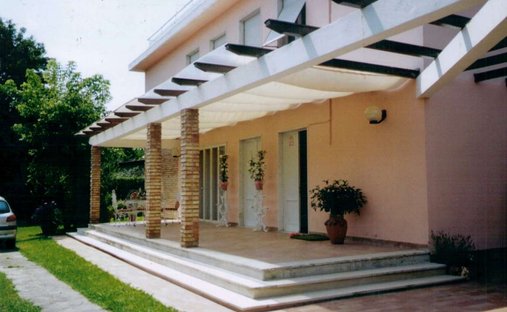 Villa in Caranna-Vaiana, Forte dei Marmi, Tuscany 1