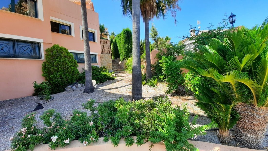 Villa in Calp / Calpe, Valencian Community, Spain 2 - 12851076