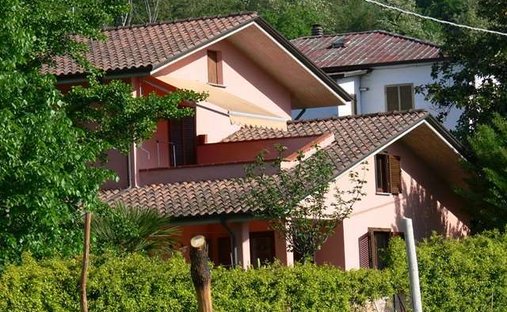 Villa in Bagnone, Tuscany, Italy 1