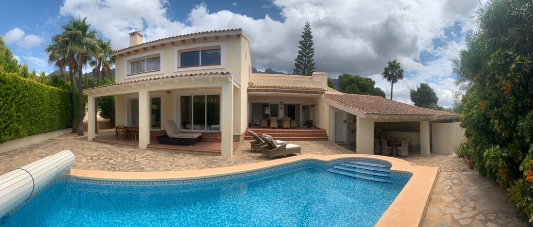 Chalet in Altea, Valencian Community, Spain 1 - 12850936