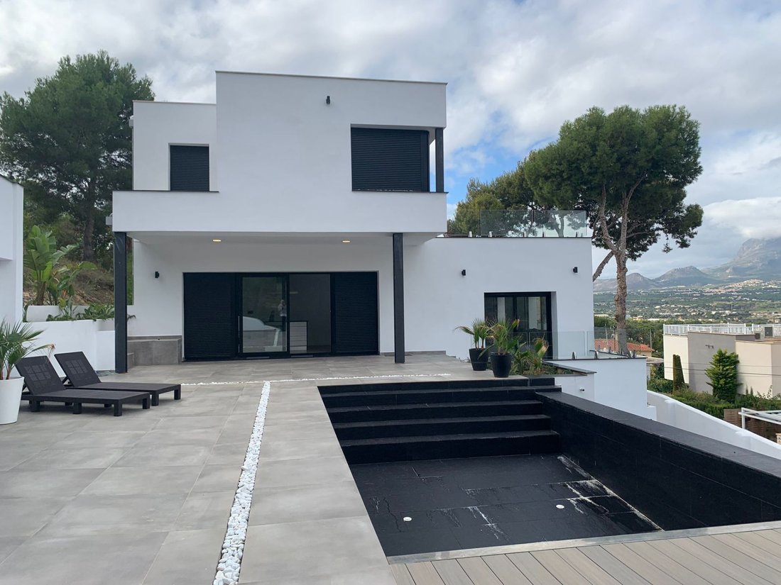 Villa in l'Alfas del Pi, Valencian Community, Spain 1 - 12851101