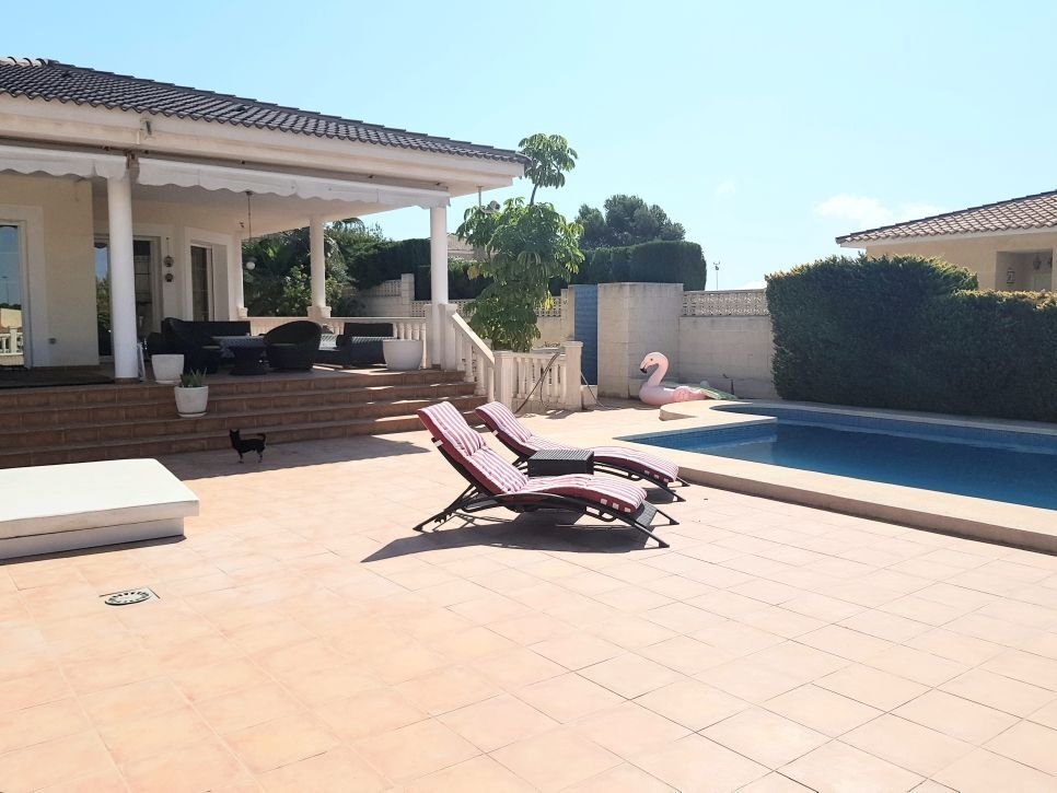 Chalet in L’Alfàs del Pi, Land Valencia, Spanien 1 - 12850976