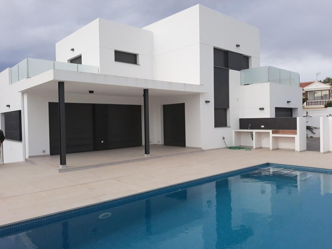 Chalet in Calp / Calpe, Valencian Community, Spain 1 - 12850968