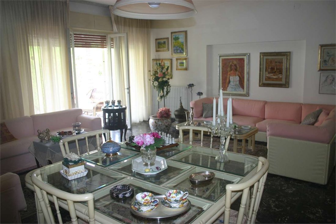 Villa in Caranna-Vaiana, Forte dei Marmi, Tuscany 4 - 12850947