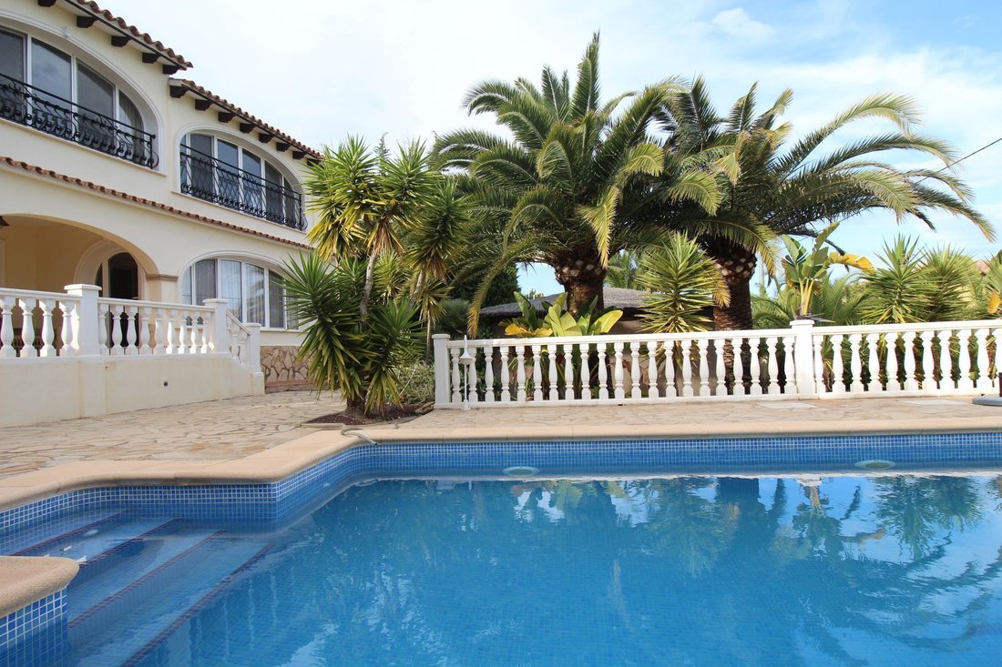 Chalet in Calp / Calpe, Valencian Community, Spain 3 - 12851137