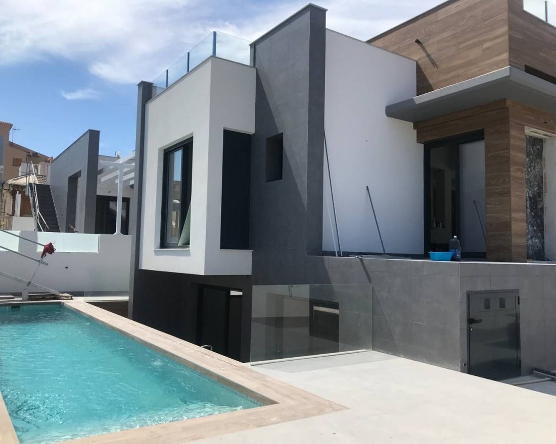 Villa in Torrevieja, Valencian Community, Spain 4 - 12851204