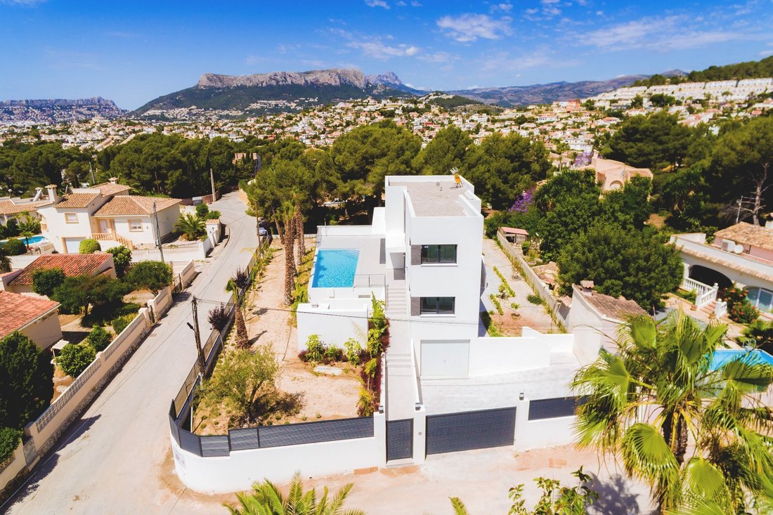 Villa in Calp / Calpe, Valencian Community, Spain 2 - 12851132