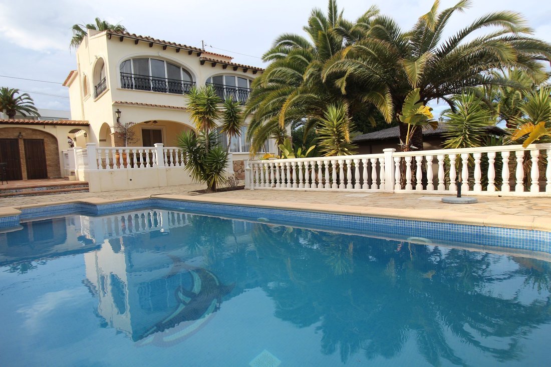 Chalet in Calp / Calpe, Valencian Community, Spain 1 - 12851137
